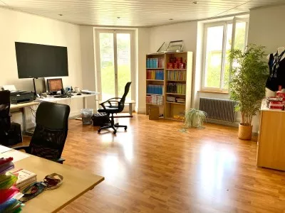 Bureau-Cabinet à Louer en Plein Centre-Ville